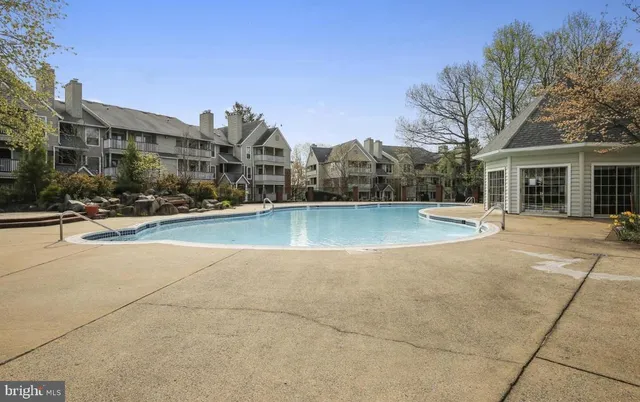 $295,000 | 12154 Penderview Terrace, Unit 1204, Fairfax, VA 22033