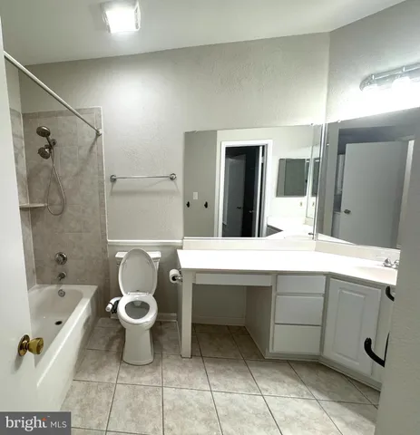 $295,000 | 12154 Penderview Terrace, Unit 1204, Fairfax, VA 22033