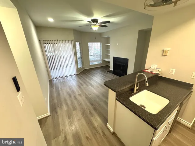 $295,000 | 12154 Penderview Terrace, Unit 1204, Fairfax, VA 22033