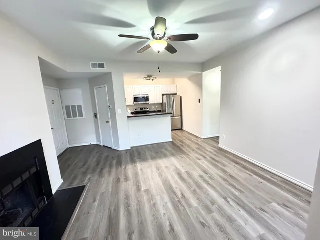 $295,000 | 12154 Penderview Terrace, Unit 1204, Fairfax, VA 22033