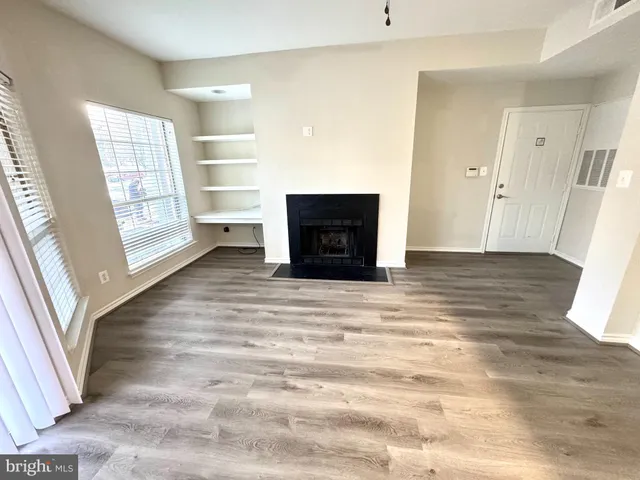 $295,000 | 12154 Penderview Terrace, Unit 1204, Fairfax, VA 22033