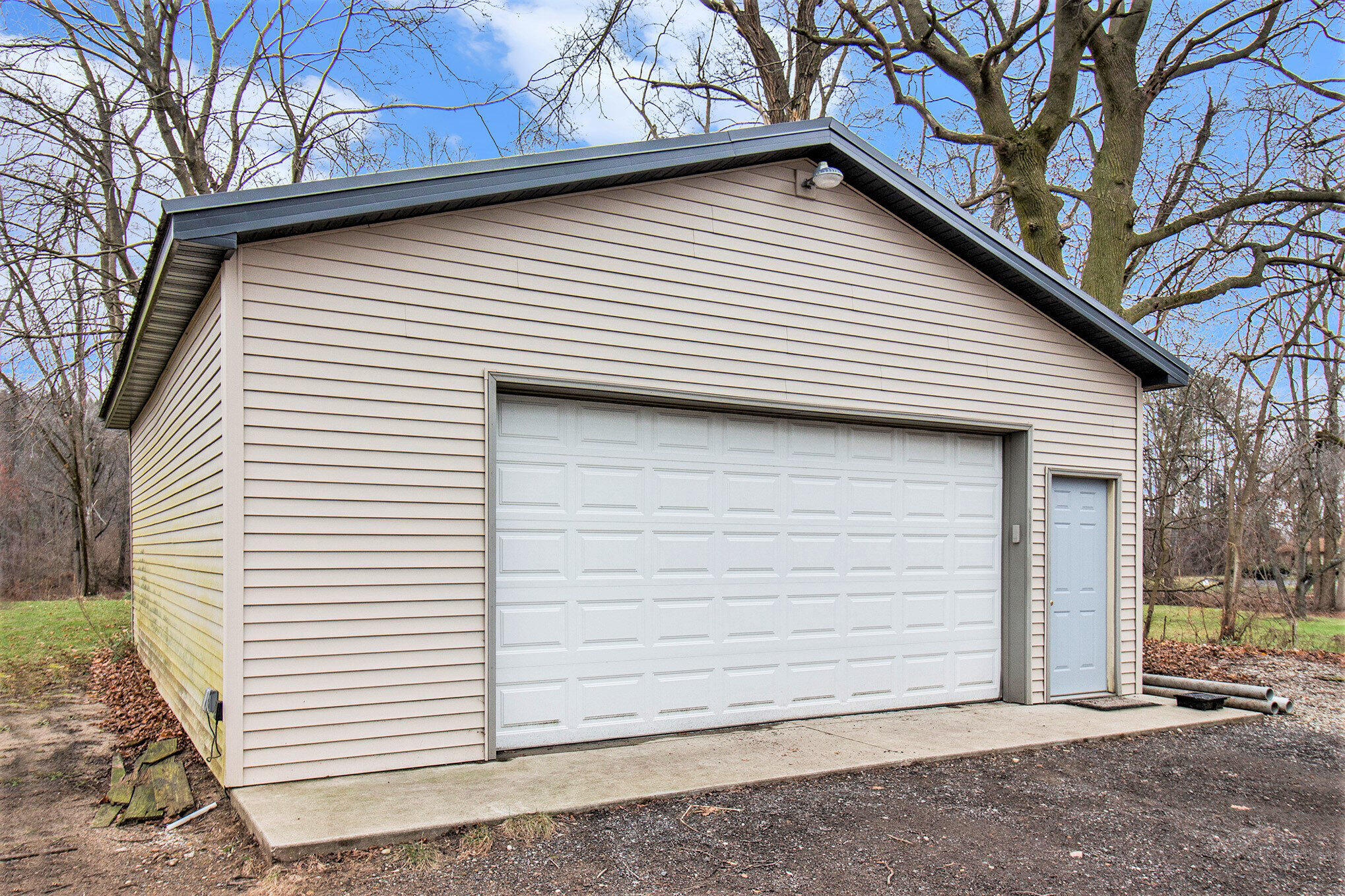 1111 Fox Road Jackson, MI 49201 - Photo 3 of 23 020_img_3082_634