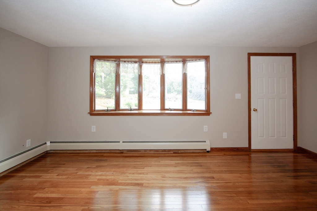 21 Siani Road Leicester, MA 01542 - Photo 9 of 31