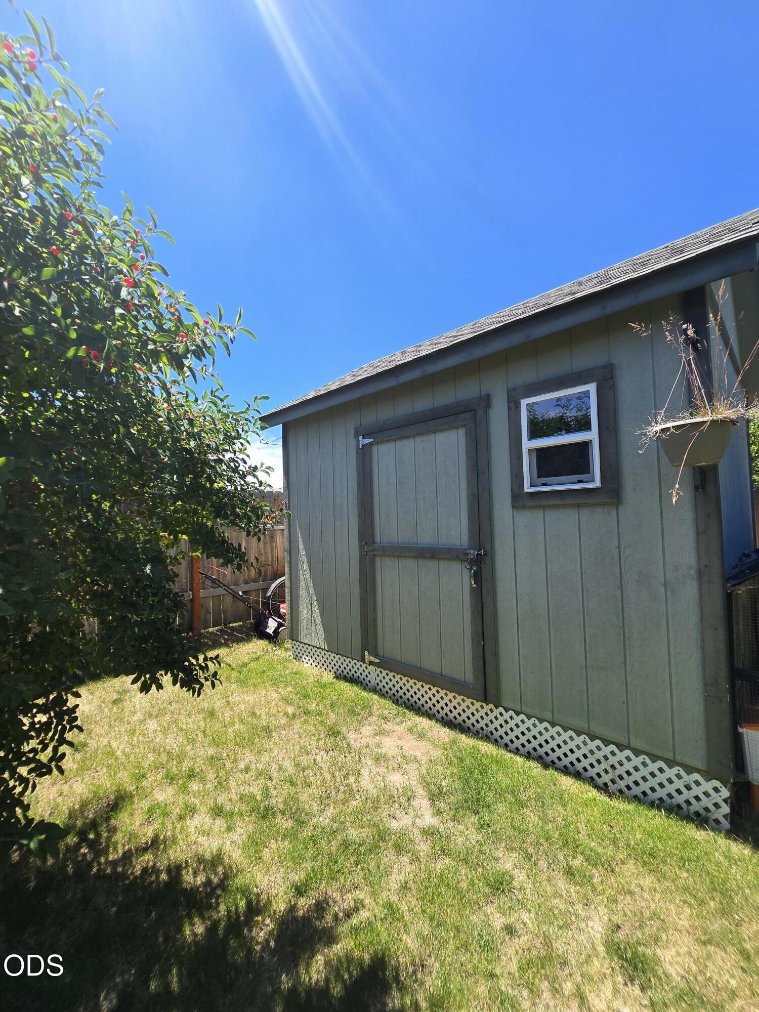 346 Southwest Dover Lane, Unit 23 Metolius, OR 97741 - Photo 11 of 15