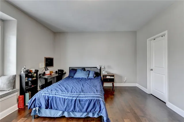 an aerial view of a house with yard swimming pool and outdoor seating