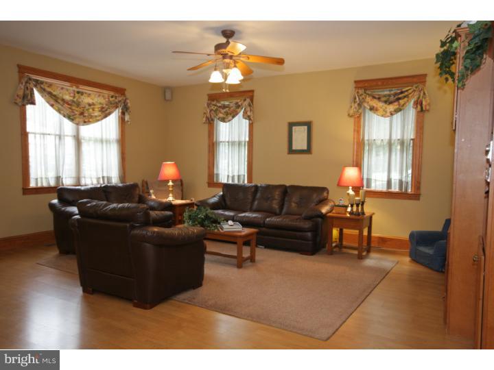 707 Thomas Avenue Riverton, NJ 08077 - Photo 9 of 21