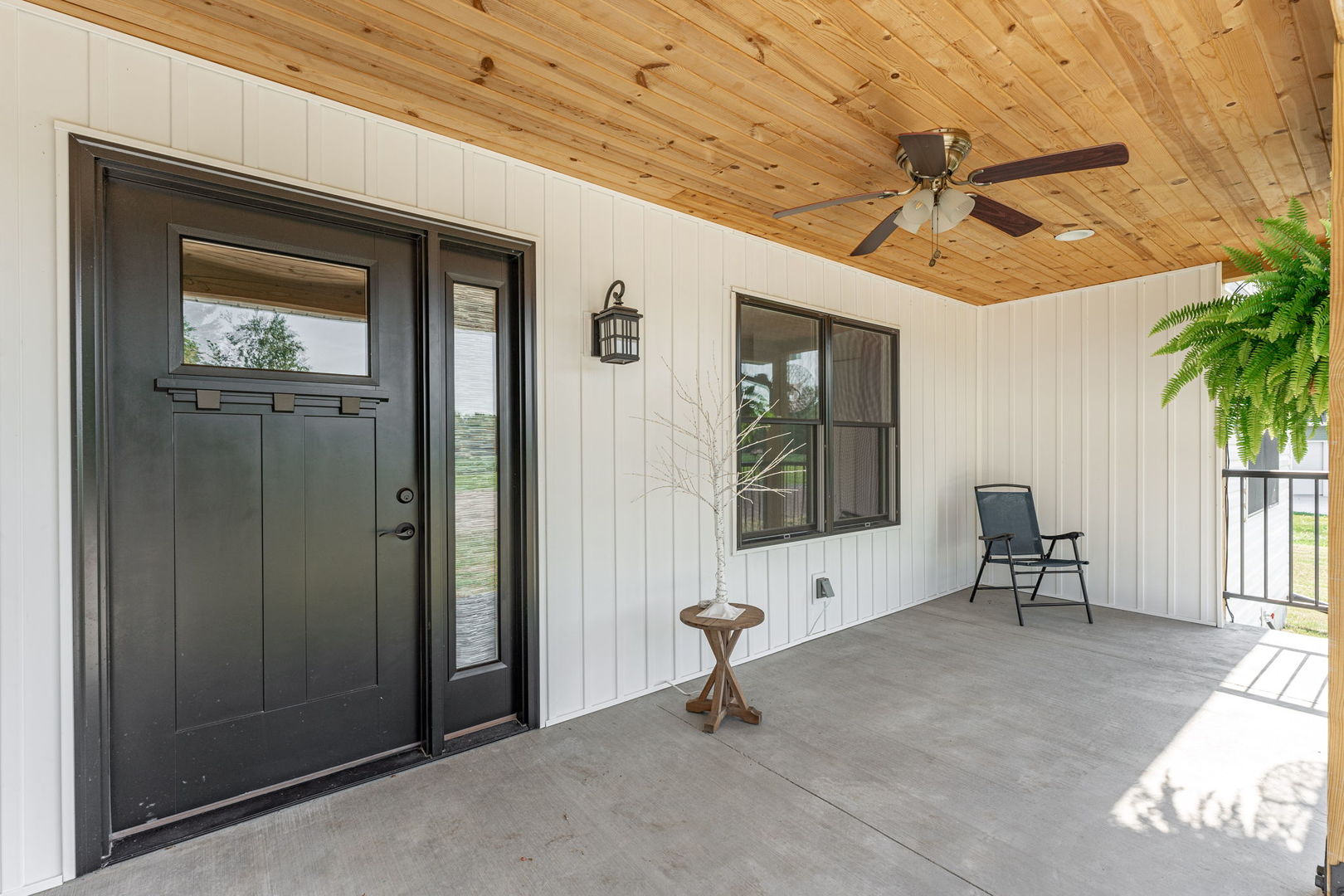 102 Sunset Lane Prophetstown, IL 61277 - Photo 3 of 41 a living room with furniture and a window