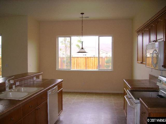 10190 Donnay Drive Reno, NV 89521 - Photo 3 of 6 Photo 3