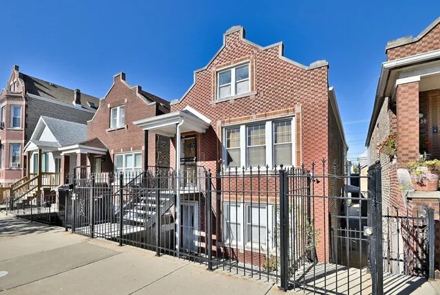 $415,000 | 2140 West 23rd Street, Chicago, IL 60608