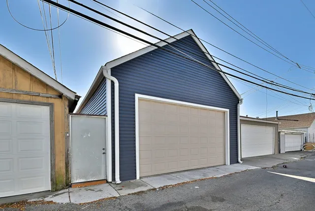 $415,000 | 2140 West 23rd Street, Chicago, IL 60608