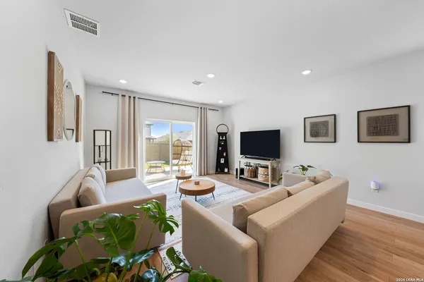 $2,300 | 14538 Camino Way, San Antonio, TX 78253