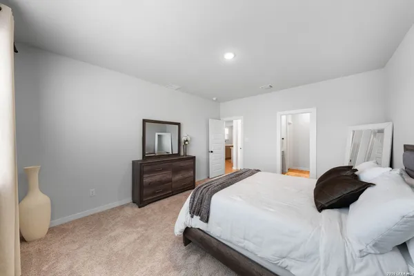 $2,300 | 14538 Camino Way, San Antonio, TX 78253