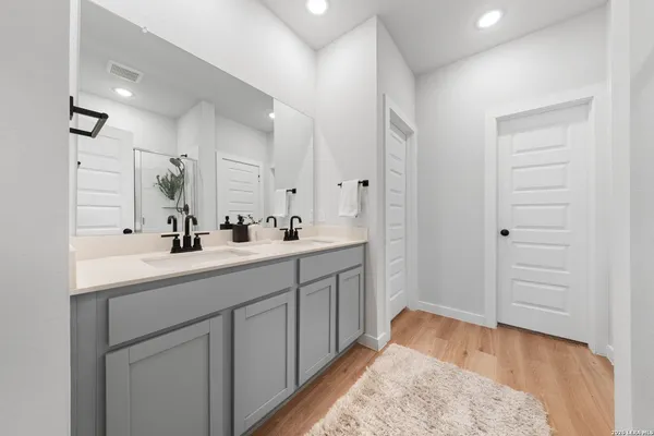 $2,300 | 14538 Camino Way, San Antonio, TX 78253