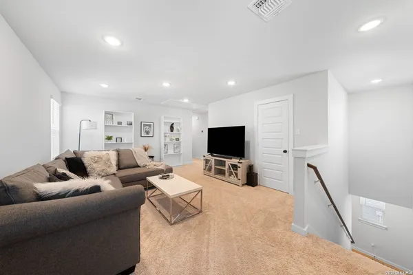 $2,300 | 14538 Camino Way, San Antonio, TX 78253