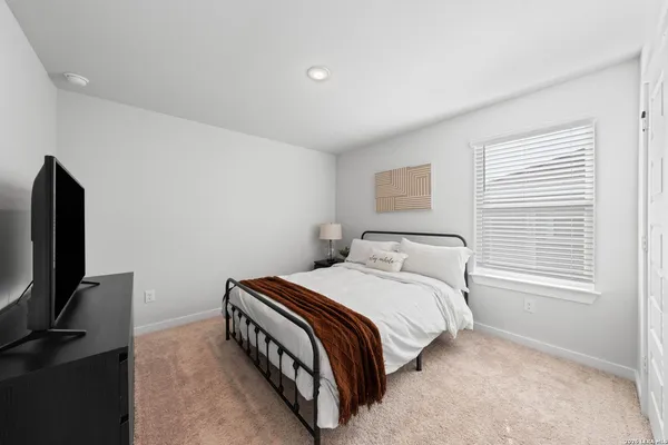 $2,300 | 14538 Camino Way, San Antonio, TX 78253