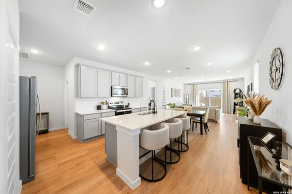 $2,300 | 14538 Camino Way, San Antonio, TX 78253