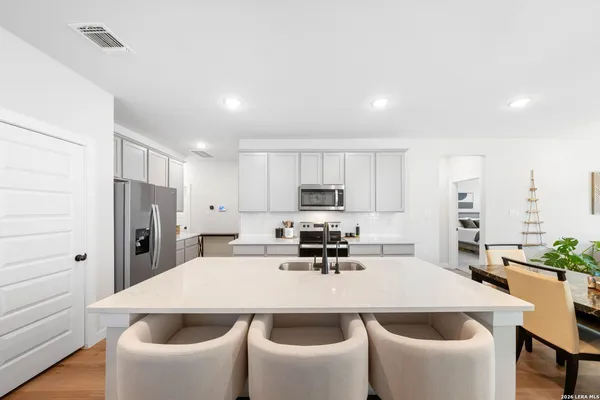 $2,300 | 14538 Camino Way, San Antonio, TX 78253