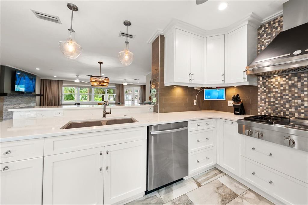 1621 Indian Rocks Road Belleair, FL 33756 - Photo 5 of 59 Gallery Image 5