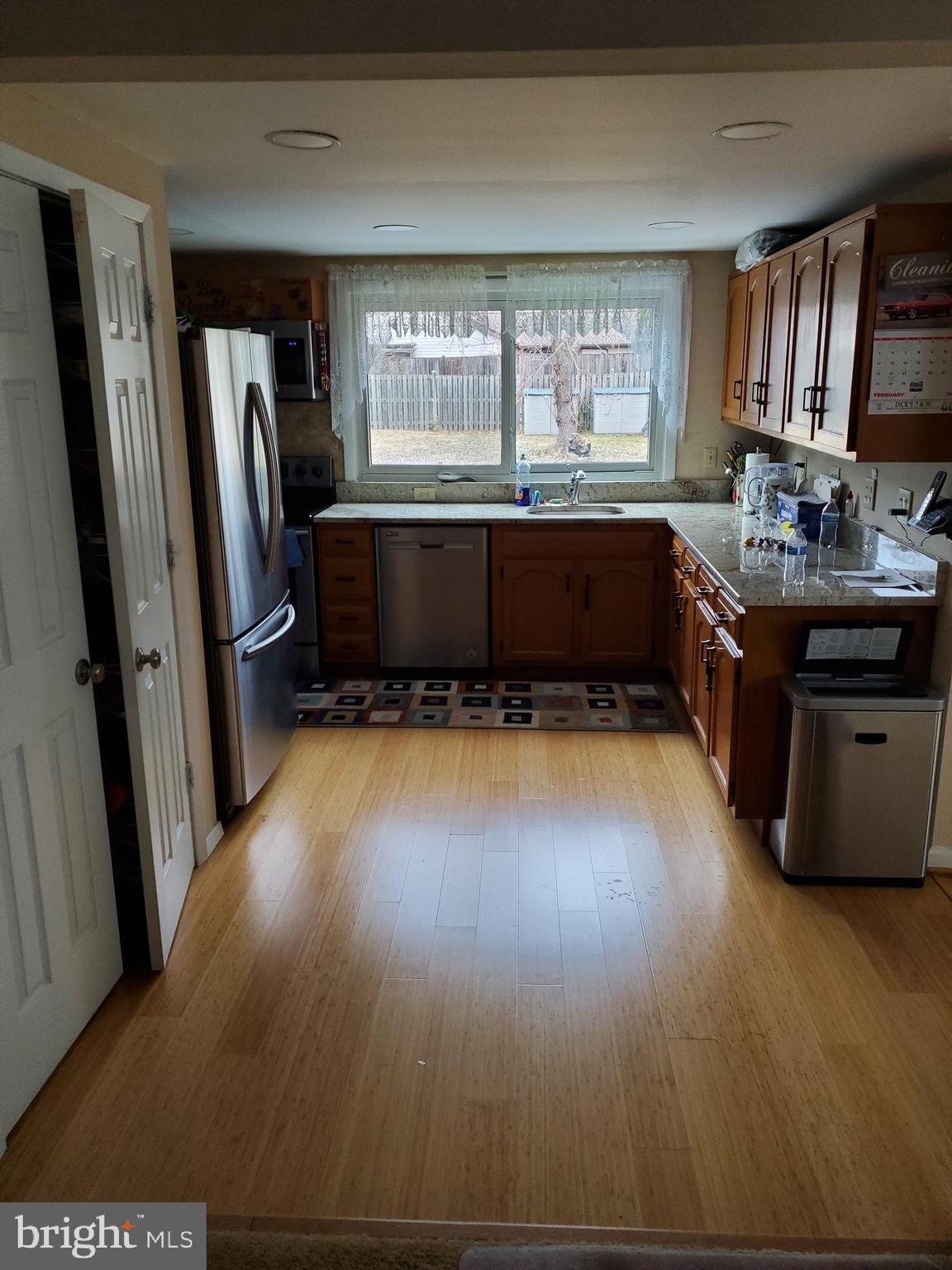 33 Thrush Road Sterling, VA 20164 - Photo 4 of 9 recessed lighting in kitchen