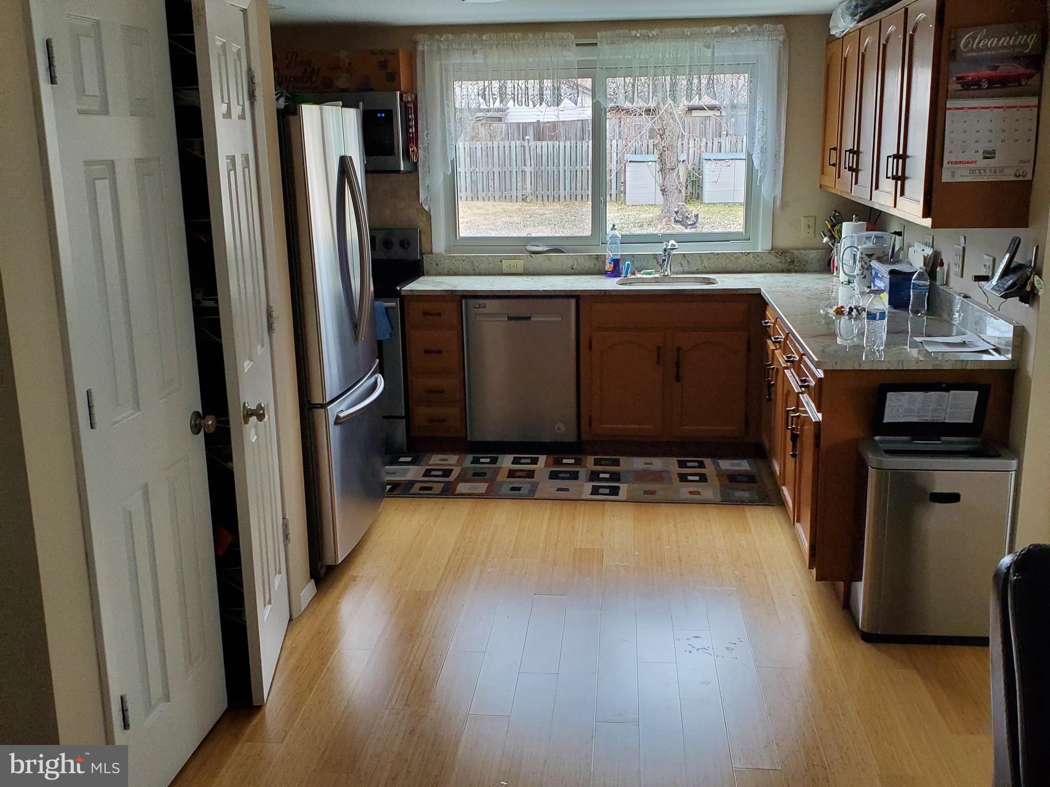 33 Thrush Road Sterling, VA 20164 - Photo 6 of 9 sunfilled kitchen with large window over sink