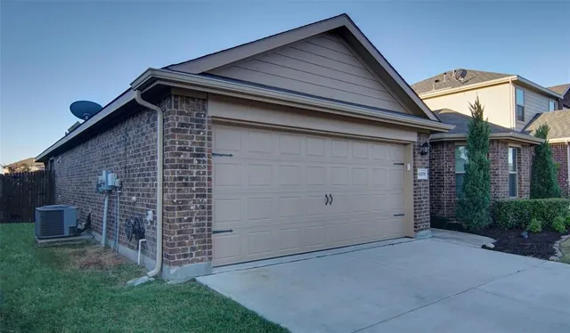 $2,400 | 6275 Eland Run, Fort Worth, TX 76179
