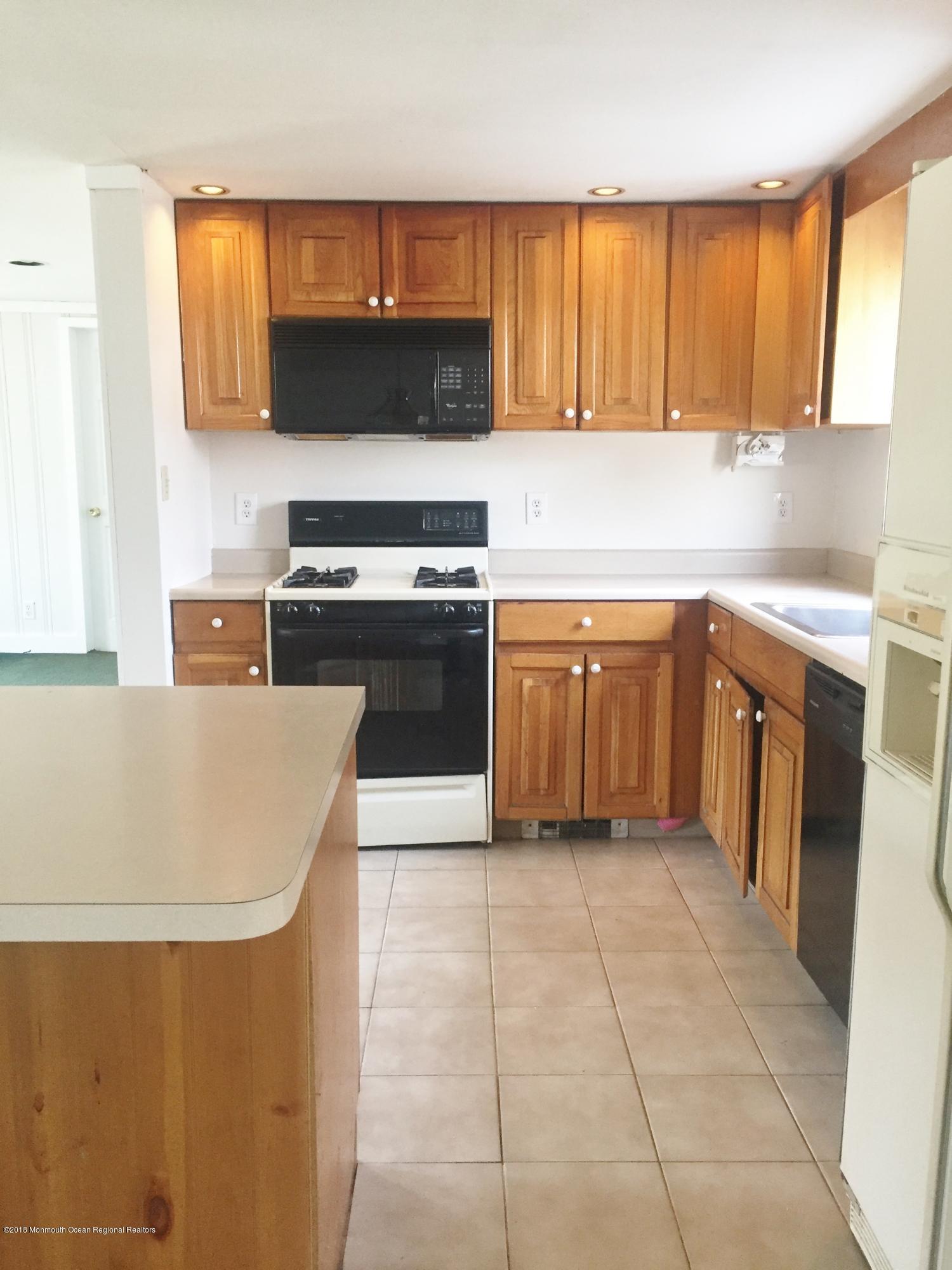 648 Bennetts Mills Road Jackson, NJ 08527 - Photo 12 of 27 203