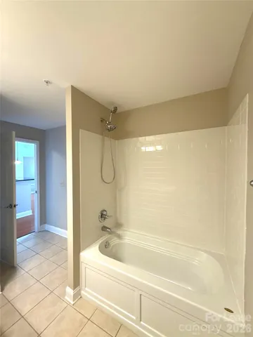 $2,350 | 300 West 5th Street, Unit 706, Charlotte, NC 28202