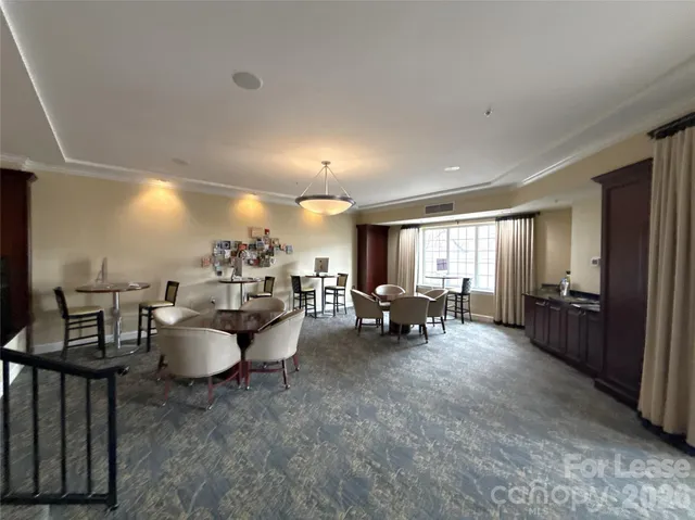 $2,350 | 300 West 5th Street, Unit 706, Charlotte, NC 28202