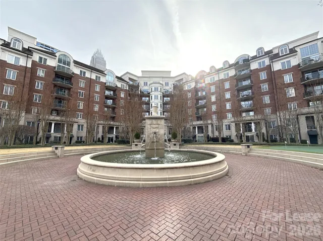 $2,350 | 300 West 5th Street, Unit 706, Charlotte, NC 28202