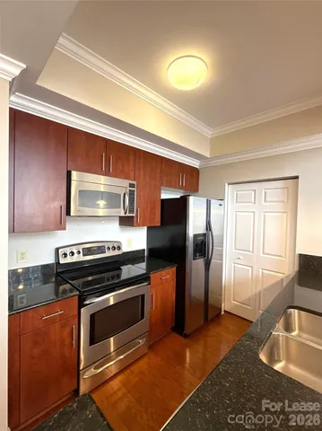 $2,350 | 300 West 5th Street, Unit 706, Charlotte, NC 28202