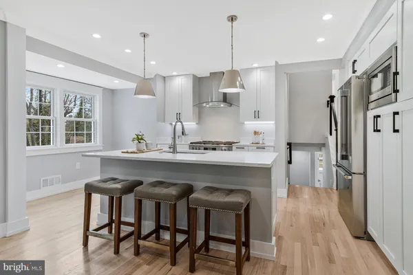 $1,200,000 | 1915 Shannon Court, Alexandria, VA 22306