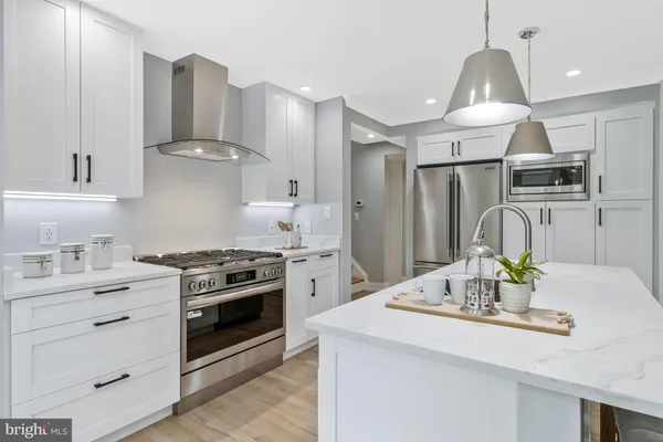 $1,200,000 | 1915 Shannon Court, Alexandria, VA 22306