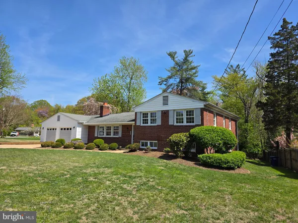 $1,200,000 | 1915 Shannon Court, Alexandria, VA 22306