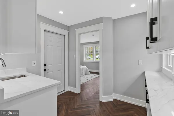 $1,200,000 | 1915 Shannon Court, Alexandria, VA 22306