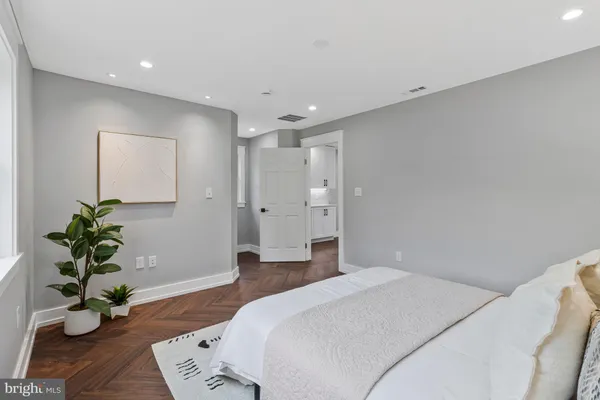 $1,200,000 | 1915 Shannon Court, Alexandria, VA 22306