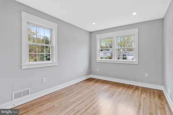 $1,200,000 | 1915 Shannon Court, Alexandria, VA 22306