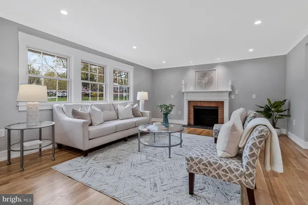 $1,200,000 | 1915 Shannon Court, Alexandria, VA 22306
