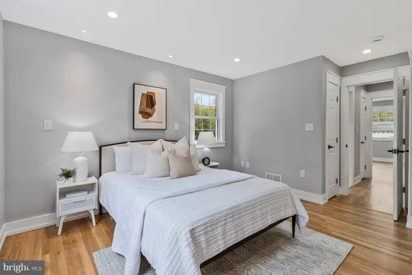 $1,200,000 | 1915 Shannon Court, Alexandria, VA 22306