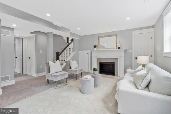 $1,200,000 | 1915 Shannon Court, Alexandria, VA 22306