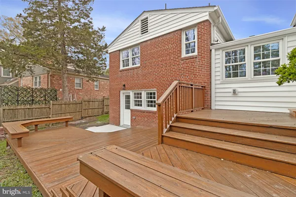 $1,200,000 | 1915 Shannon Court, Alexandria, VA 22306