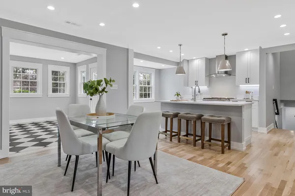 $1,200,000 | 1915 Shannon Court, Alexandria, VA 22306