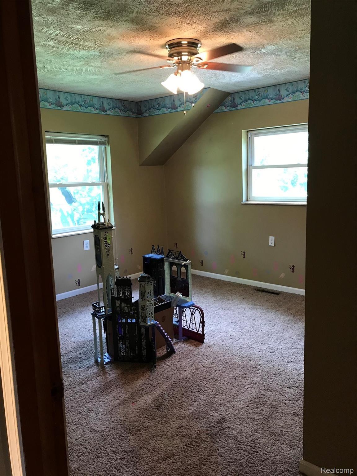 9117 Bennett Lake Road Fenton, MI 48430 - Photo 27 of 29 Second Floor Bedroom2