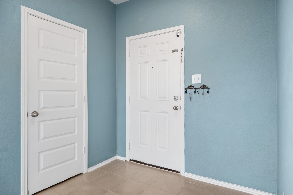 925 Yellow Ribbon Trail Jarrell, TX 76537 - Photo 3 of 35 an empty room