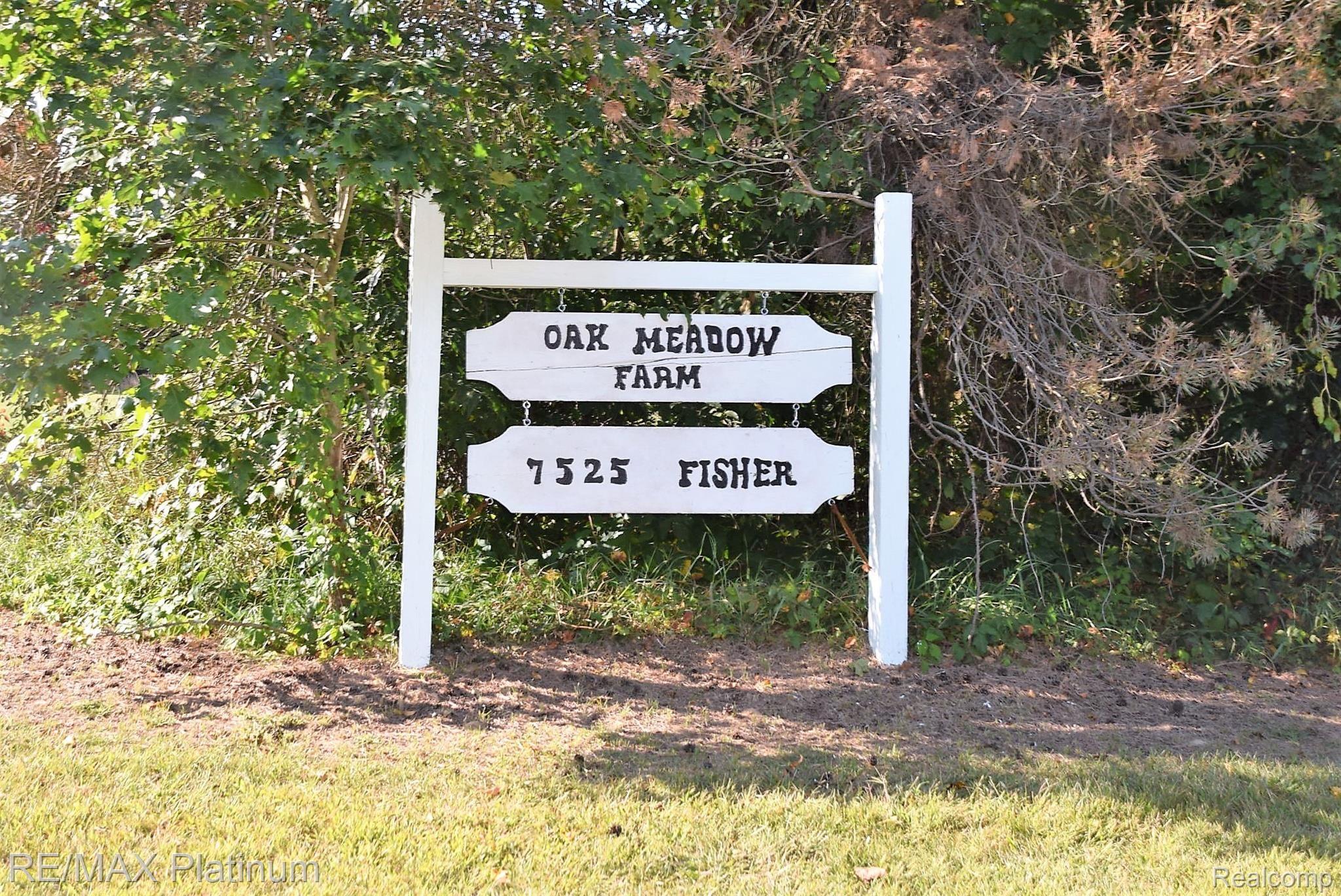 7525 Fisher Road Howell, MI 48855 - Photo 48 of 54 Oak Meadow farm sign.JPG