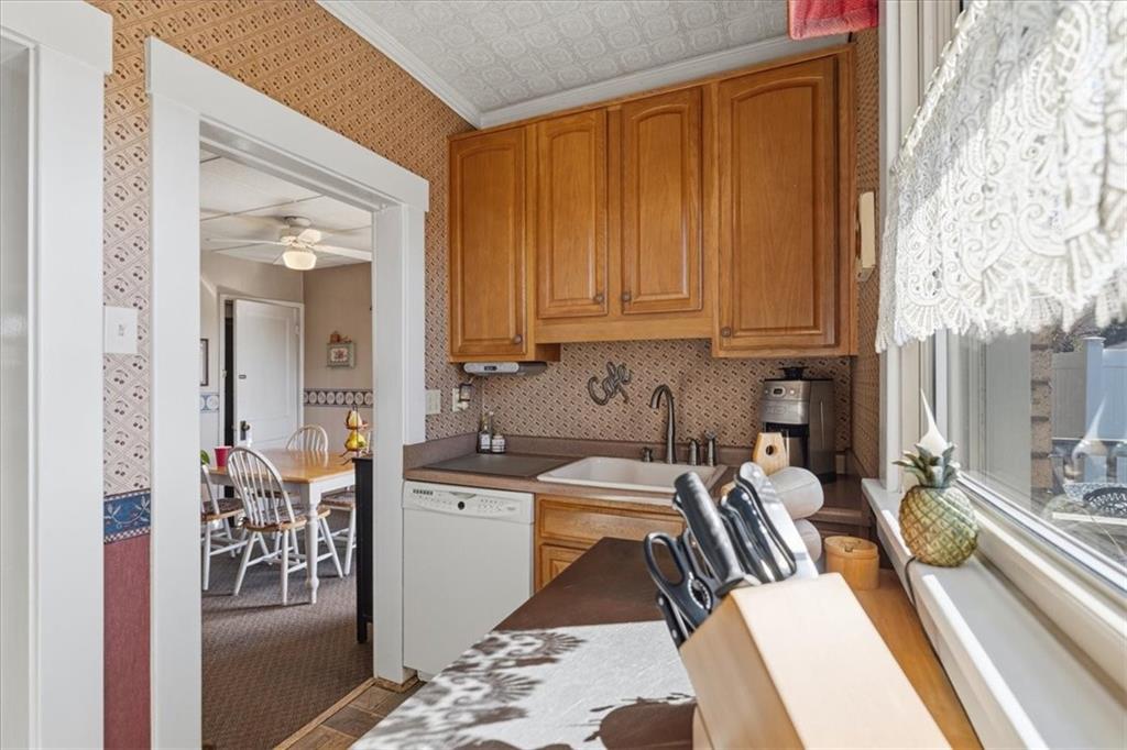 165 George Street Rochester, PA 15074 - Photo 14 of 38