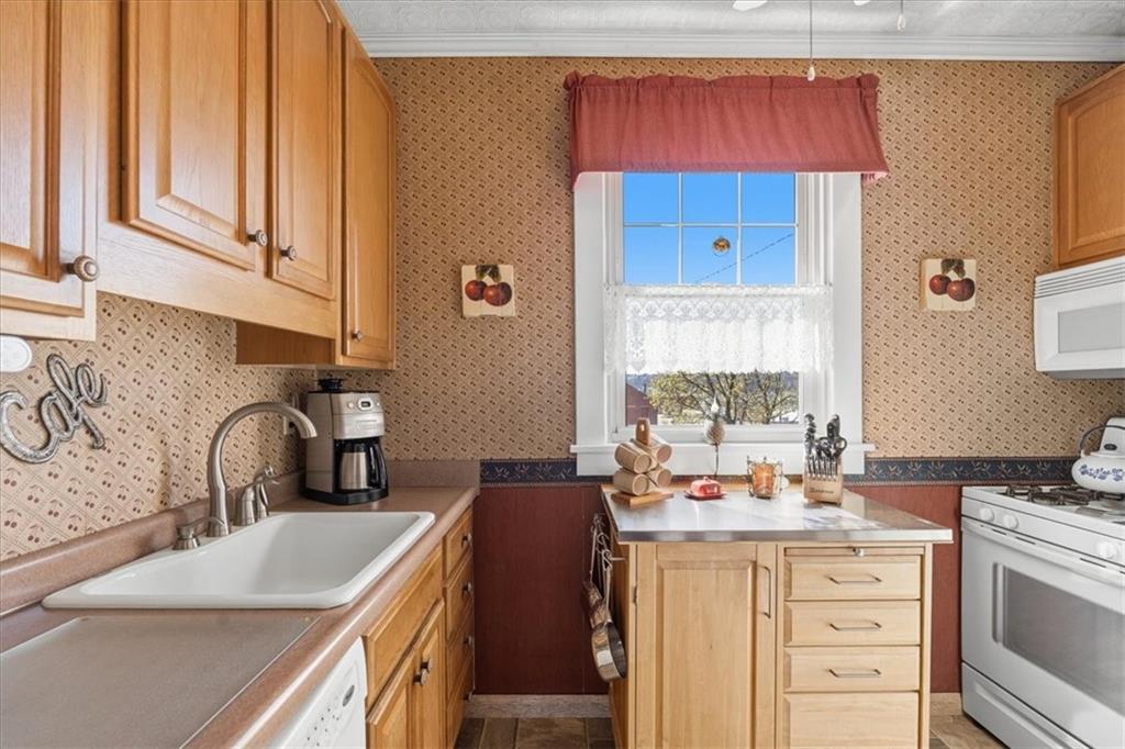 165 George Street Rochester, PA 15074 - Photo 16 of 38