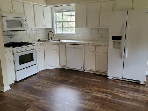 $2,095 | 144 Robinhood Circle, Hendersonville, TN 37075