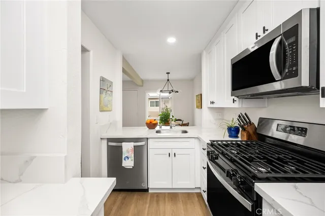 $719,000 | 16 Oval Irvine Ca, Irvine, CA 92604