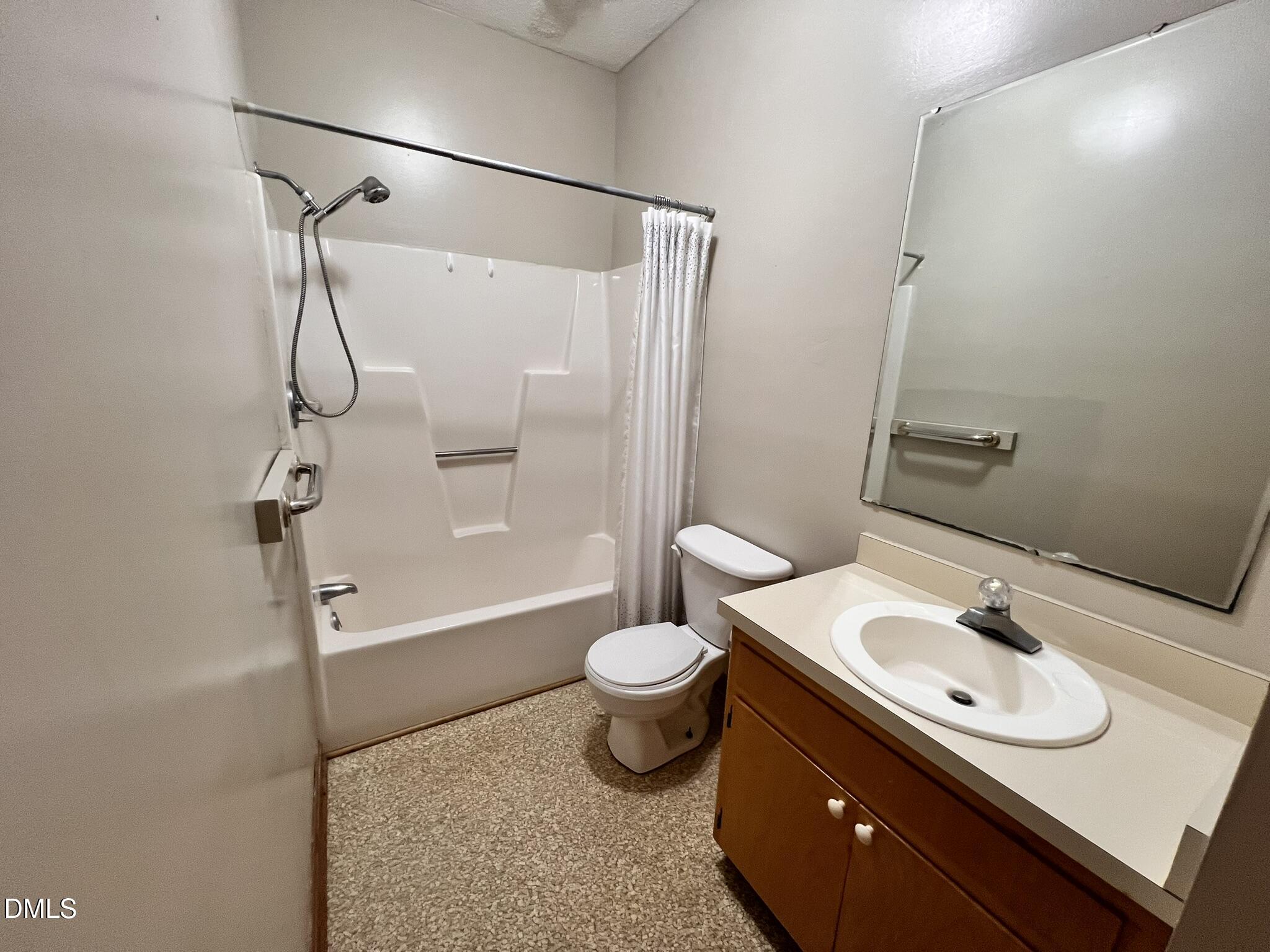 4921 Fairground Road, Unit B Dunn, NC 28334 - Photo 6 of 8 IMG_3792
