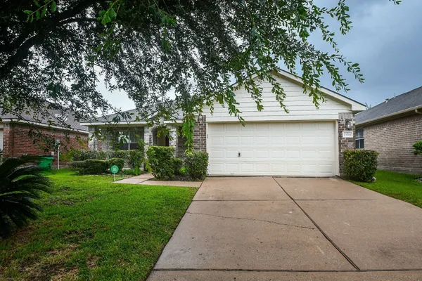 $1,950 | 13911 Sorrel Grove Court, Houston, TX 77047